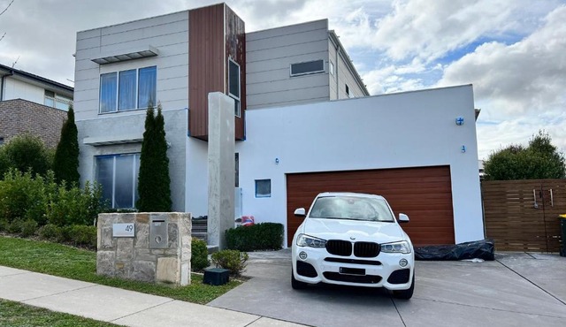 Gungahlin Luxe 5 Bedroom 2 Storey Home with Views Canberra