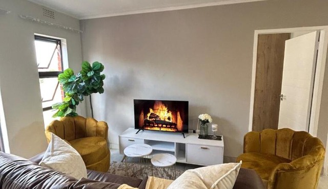 Heart of Soweto Cozy Apartment