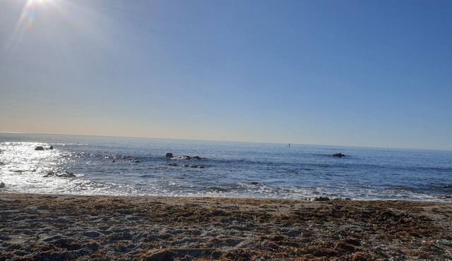 high-end waterfront apartment, fully air-conditioned. renovated.nSea view