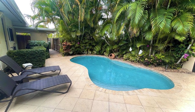 Highland Palms Oasis Home, your own private house, a block from the beach