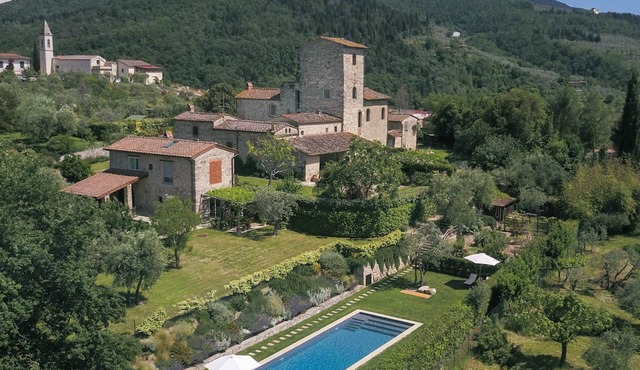 Historic design retreat near Florence (sleeps 12 comfortably/up to 15)