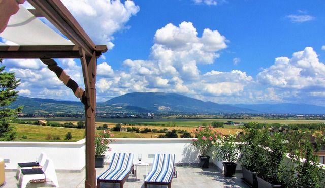Historic residence with spectacular views, between Perugia and Assisi
