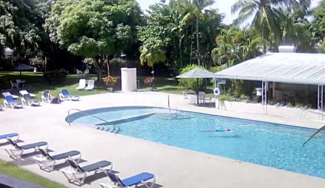Holetown, West Coast Apartment, Barbados Sleeps 2 211 Golden View