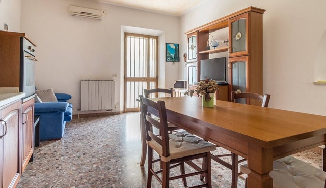 Holiday Apartment "La Casa di Ale" with Terrace & Wi-Fi