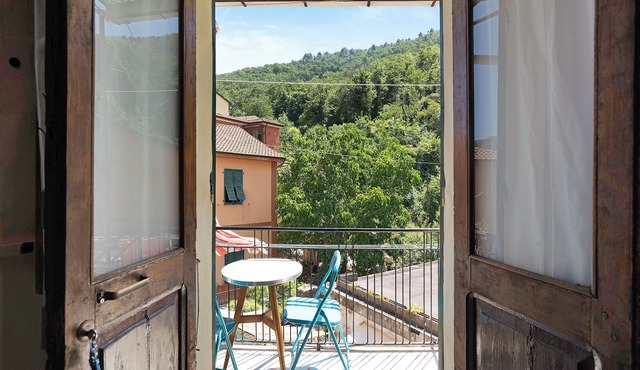 Holiday Apartment Acciuga House with Balcony, Shared Garden & Wi-Fi