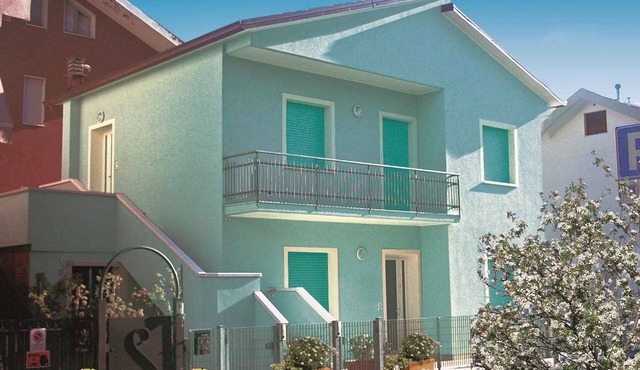 Holiday apartment 150 m from the beach