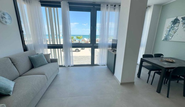 Holiday apartment with air conditioning, internet and balcony with sea view