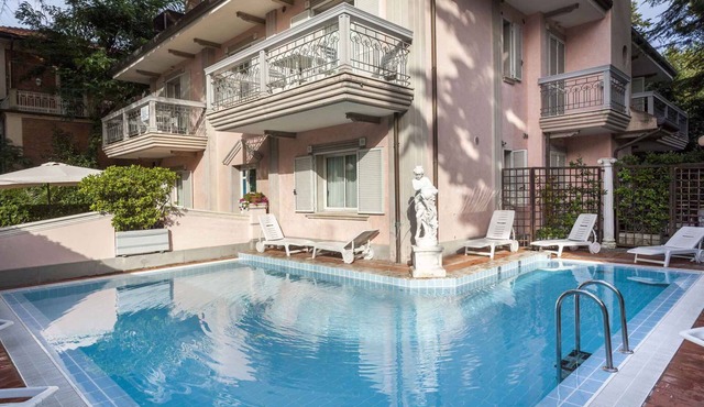 Holiday apartment with balcony and air conditioning
