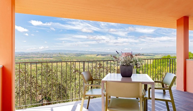 Holiday Home 'Appartamento Il Nespolo' with Private Terrace, Wi-Fi & Air Conditioning
