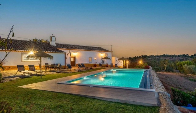 Holiday Home 'Casa Do Forno - Vale Luís Neto' with Mountain View, Wi-Fi and Air Conditioning
