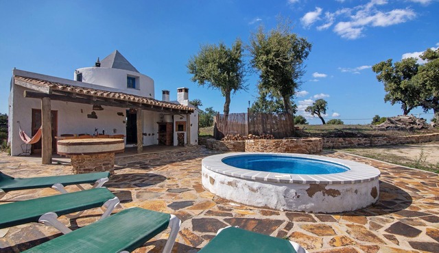 Holiday Home 'Casa Moinho Da Eira' with Mountain View, Wi-Fi and Air Conditioning