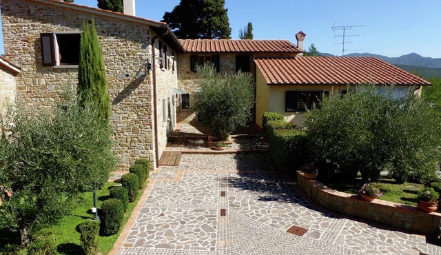 Holiday Home in Montecarelli with Pool