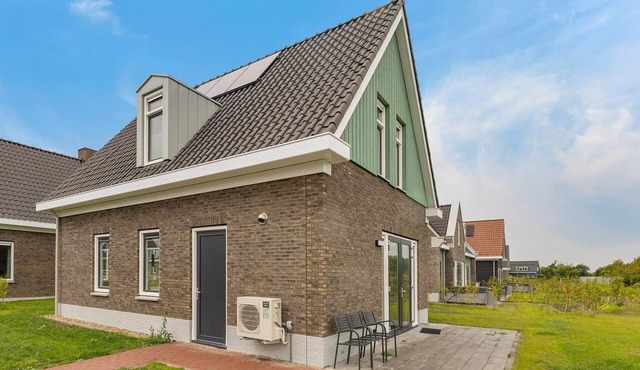 Holiday Home in Medemblik with Private Jetty