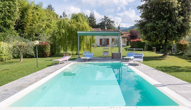 Holiday Home 'Villa Moderna Resort' with Private Pool, Wi-Fi and Air Conditioning