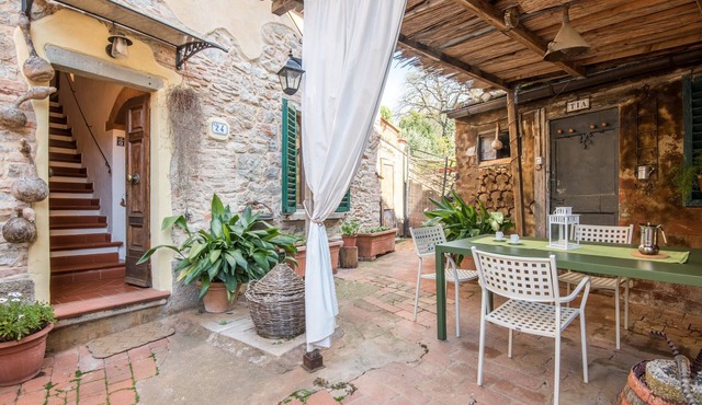 Holiday Home 'L'arco Della Fonte' with Private Terrace, Wi-Fi and Air Conditioning