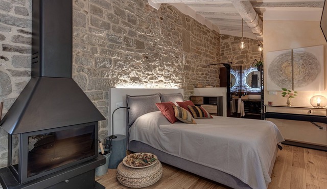 Holiday Home 'Luxury Country Retreat La Stallina' with Mountain View, Wi-Fi and Air Conditioning