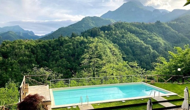 Holiday house 'Huts 1' with water view
