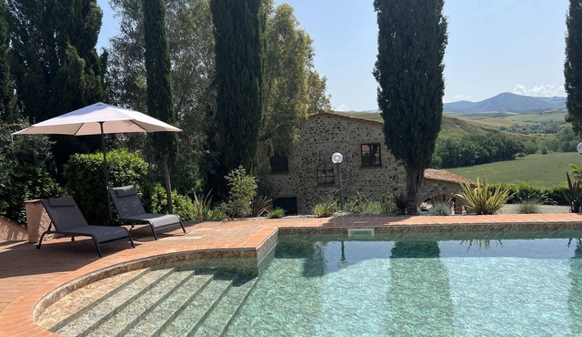 Holiday house with private pool and fenced garden