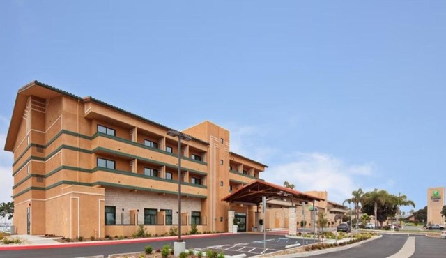 Holiday Inn Express Hotel & Suites Ventura Harbor by IHG