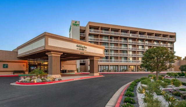 Holiday Inn Oxnard - Ventura by IHG