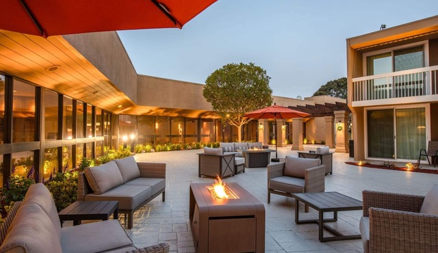 Holiday Inn Oxnard – Ventura by IHG