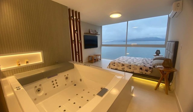 Home Sweet Sea. Beachfront Retreat: Luxury, Comfort and Exclusive SPA