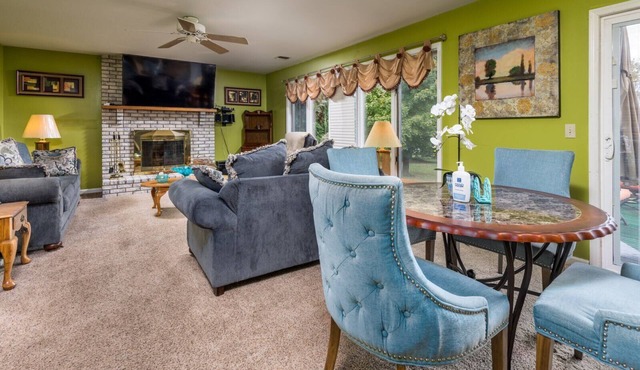 Homely Retreat - near ski resort, golf course, trails, kayaking, shopping & more