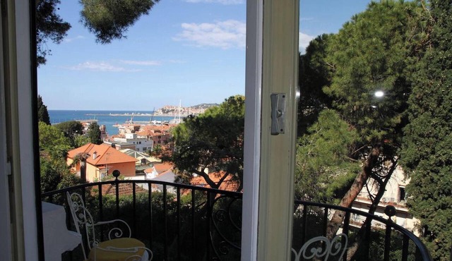 Homerez - Spacious Villa in Imperia, Sea View