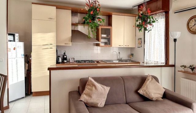 Homerez - Welcoming apartment in Chiozzola 60 m² with spacious balcony for 5
