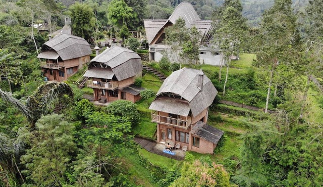 Horison Lucky Garden Villa Petang Bali