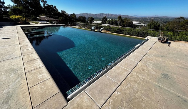 Host an Event w/ Infinity Pool and Beautiful Views