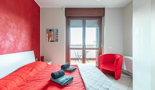 HOST4U - CASA CLAUDIO, Appartamento a Melegnano con Garage Auto