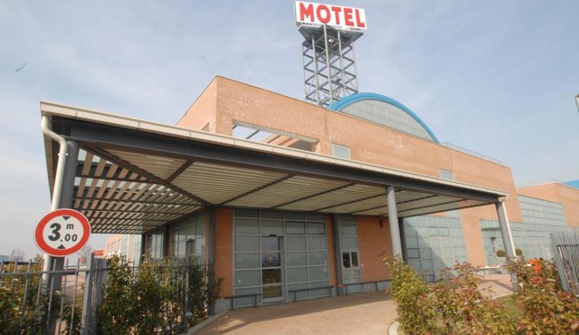Hotel Motel 2