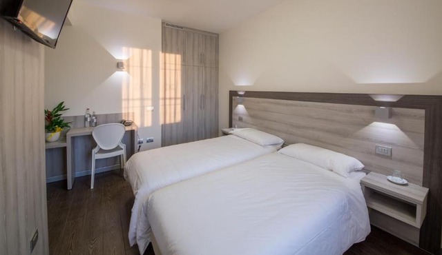 Hotel Panineria Colombera Rossa