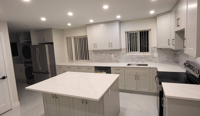 House convinietly centered and easy access to all local attractions.
