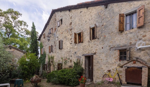 House in Vergato with Treehouse & BBQ