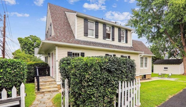 House Magruder - Historic 4BR/3B in charming Bethesda