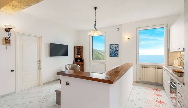 House Out of Sea. Cozy apartment with breathtaking sea views.