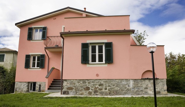 House surrounded by greenery ideal for a quiet and relaxing vacation
