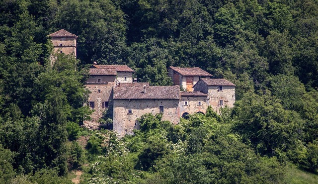House-Tower in 15th Century Borgo Fontanini - with mountain views