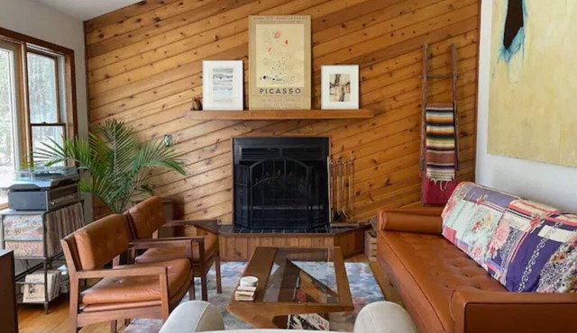 House w/Hot Tub on 10 Acres near Delaware River
