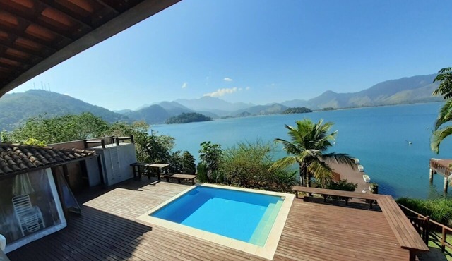House with 5 bedrooms (4 suites) in Angra dos Reis
