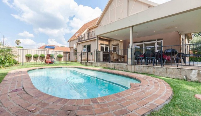 Huge House with Separate Cottage