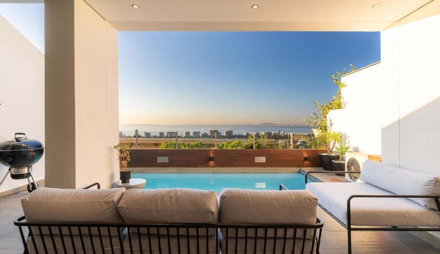 Iconic View Green Point - Sea Views Pool & BBQ