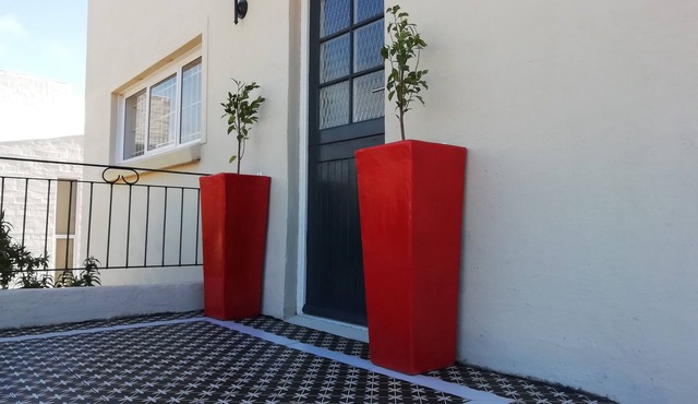 Ideally Located with Views - 100m to Beach, 1 h to Cape Town, South Africa