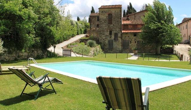 Idyllic Tuscan Hideaway with Pool and spa