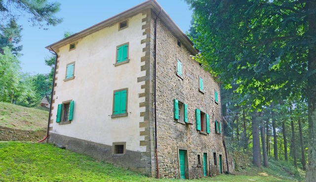 "Il Faeto": a 1700 tuscan house amidst Apennine woods. Nature, history, relax