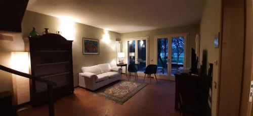 Il Fienile, casa vacanza in campagna con parcheggio privato e giardino privato, a 6 chilometri da Bologna centro e 1 chilometro da Bologna Fiera, Parco commerciale Meraville e Gran Tour Italia