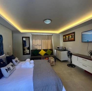 Immaculate,Alttrative &Modern 6 minutes away from the beach