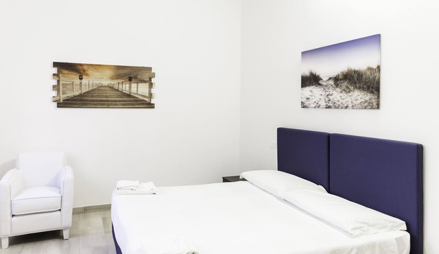 IN FIERA 14 apartment: elegant, facing the fair (in front of Bologna's fair)